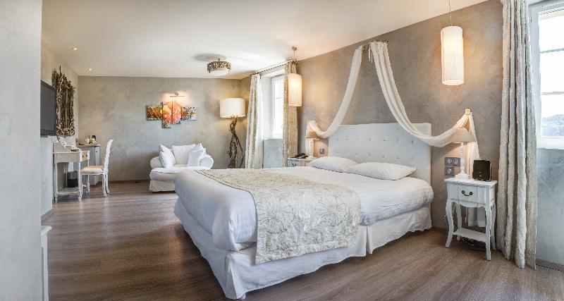 Chateau De La Falque, The Originals Relais Saint-Geniez-dʼOlt エクステリア 写真